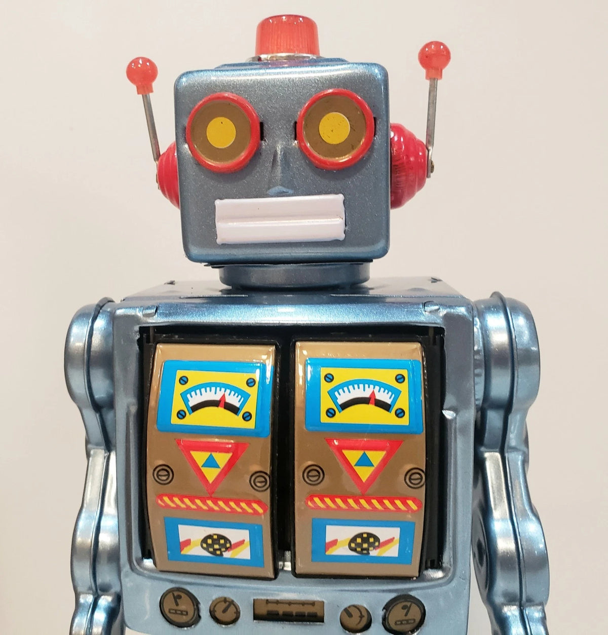 Electron - Robot de hojalata a baterias