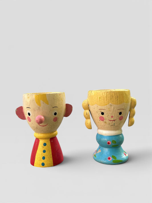 Hueveras de madera pintadas a mano — pareja niño y niña  Marca: Sevi, Italia