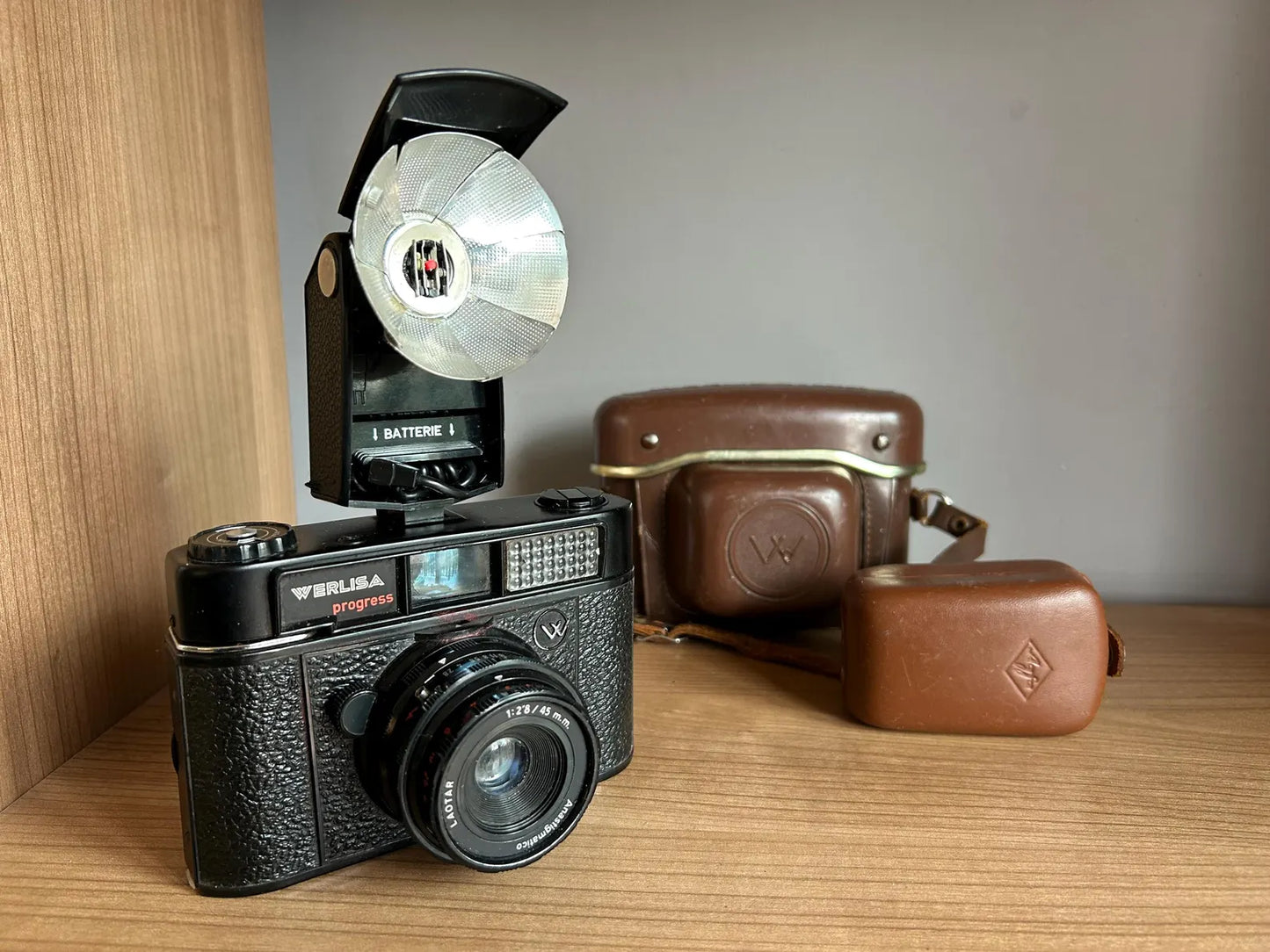 Cámara Werlisa Progress 1973 · Flash Agfa