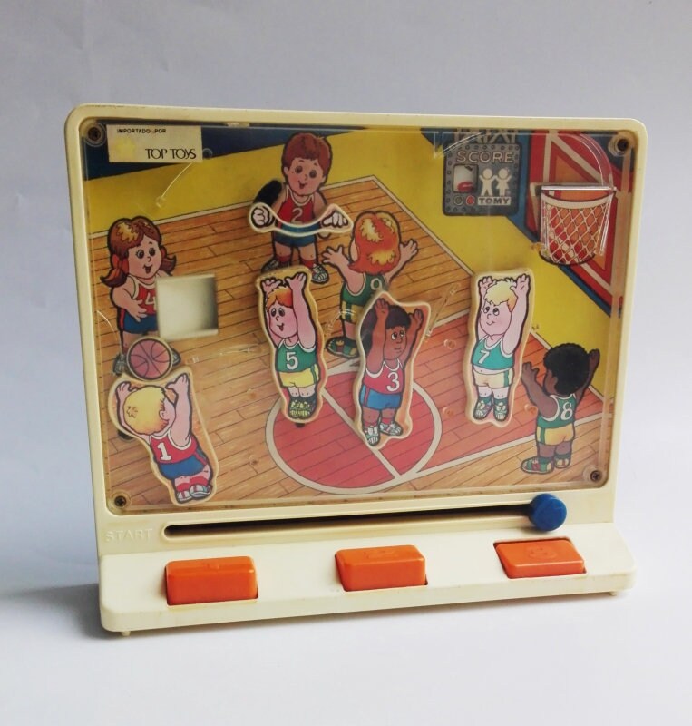Juego de baloncesto TOMY 1978 funcionando