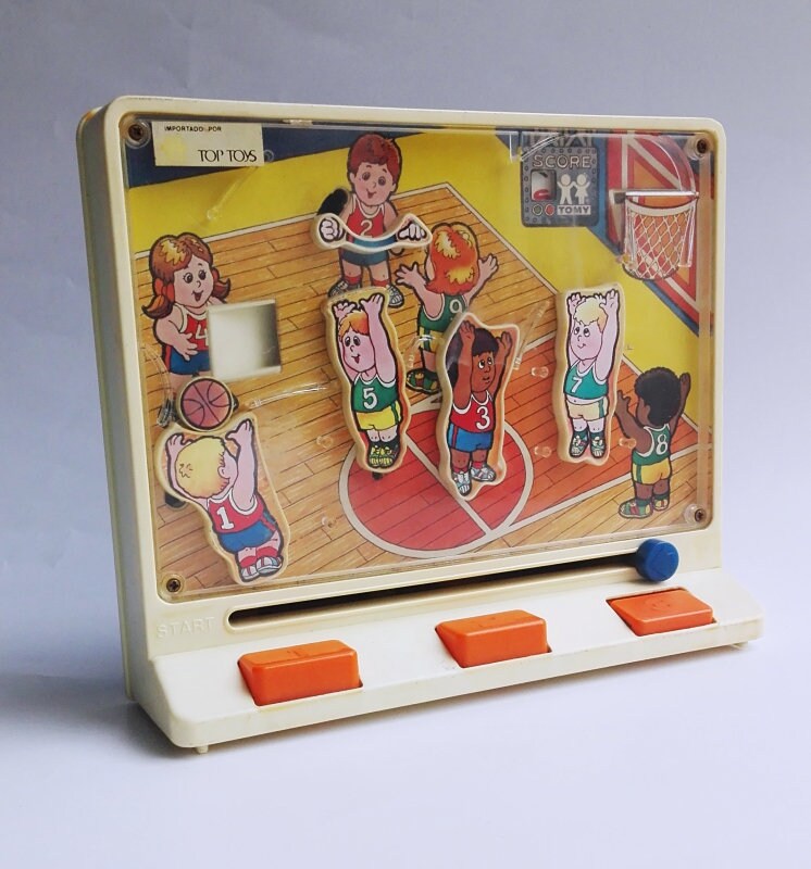 Juego de baloncesto TOMY 1978 funcionando