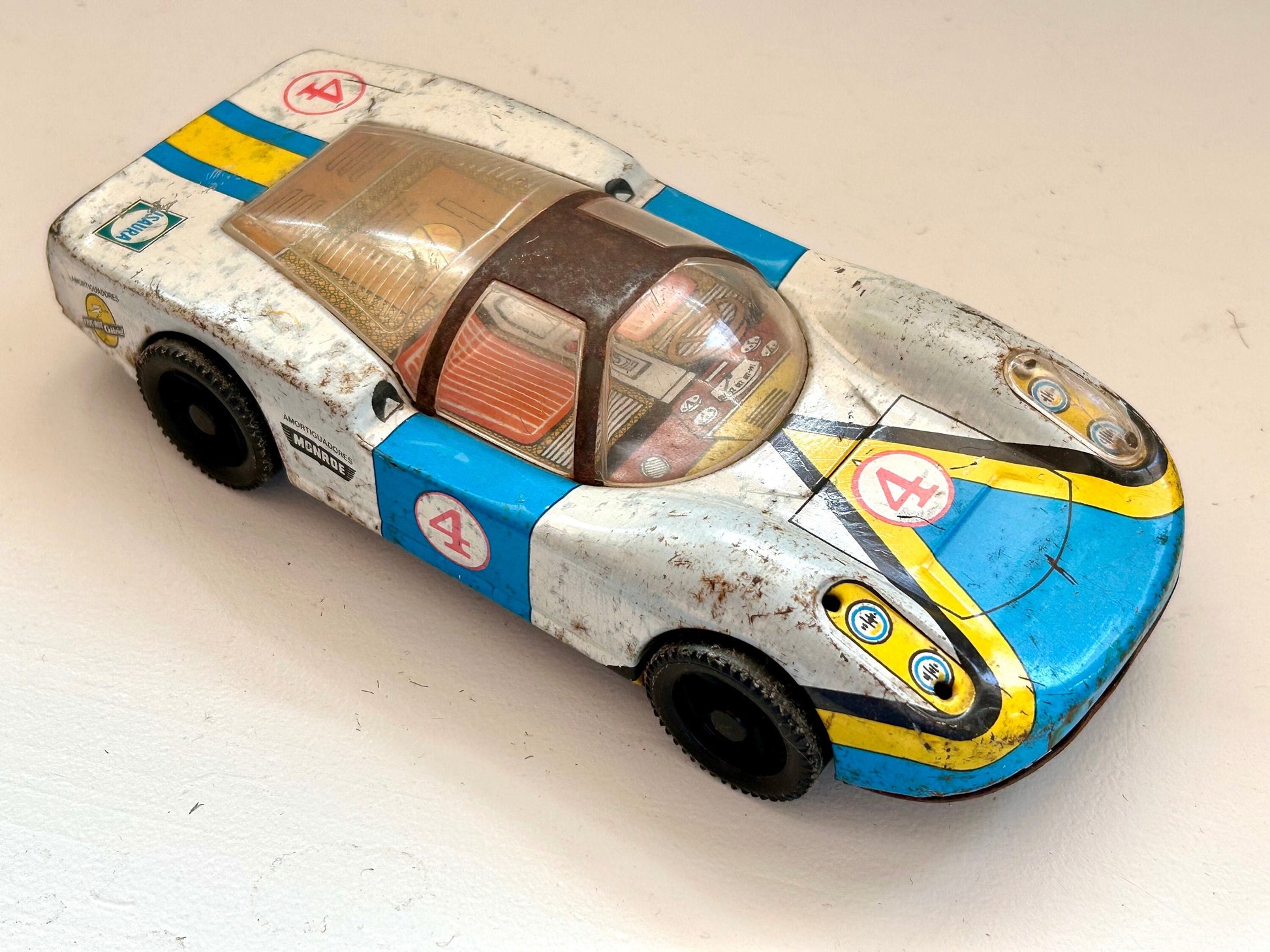 Coche Porche de carrera hojalata. Marca Saxo, hecho en argentina década del 70
