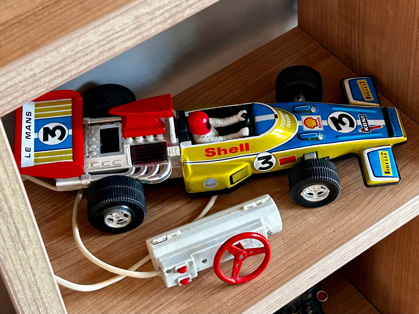 Lotus F1 hojalata con mando · Ideal España 70s