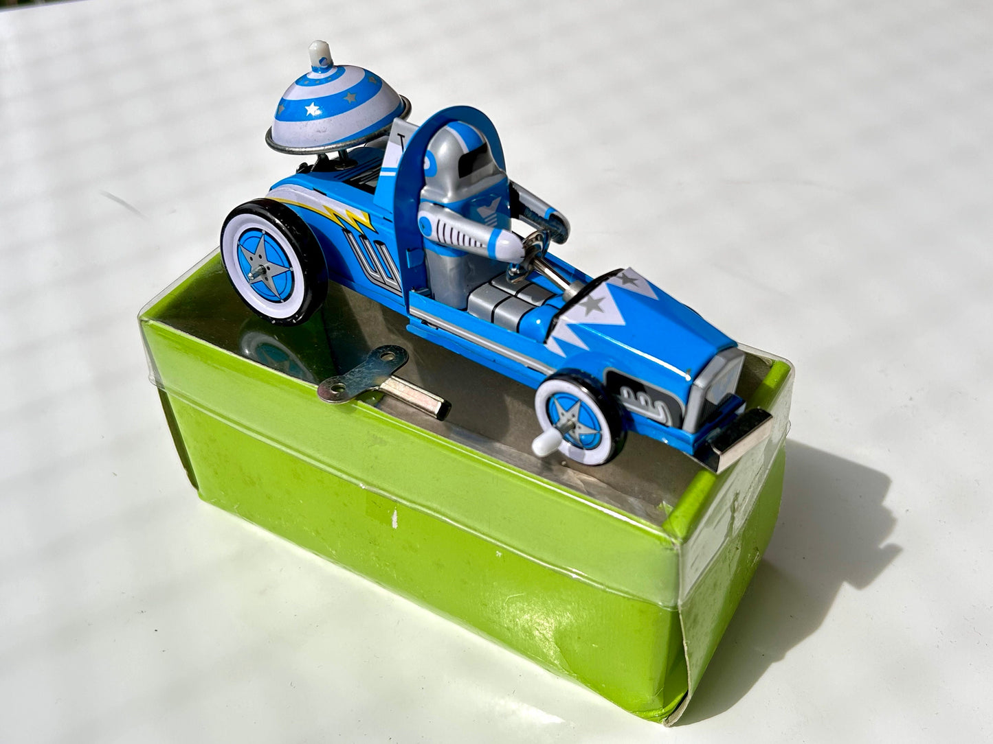 Space Race Car · Hojalata a cuerda con sirena