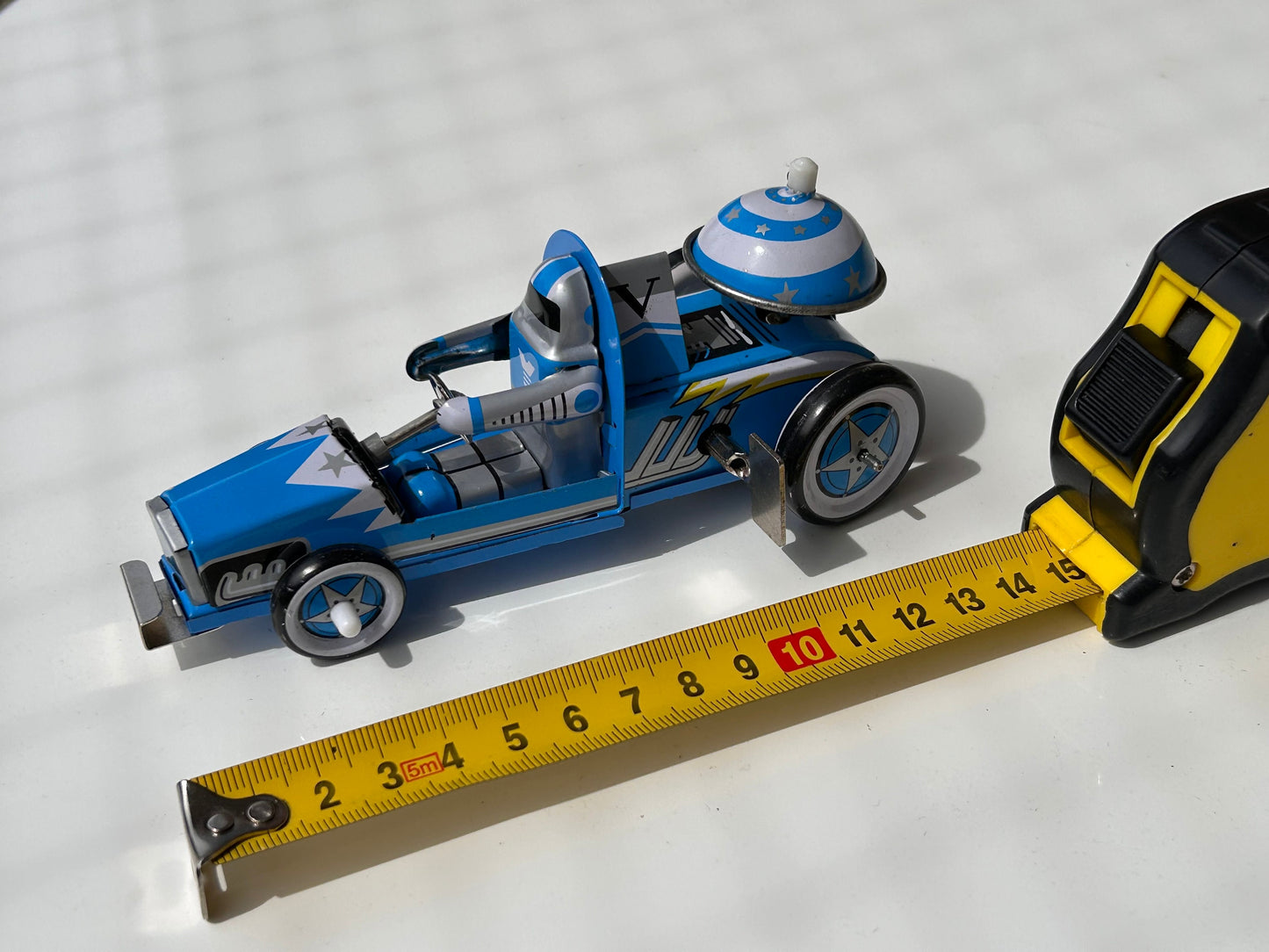 Space Race Car · Hojalata a cuerda con sirena