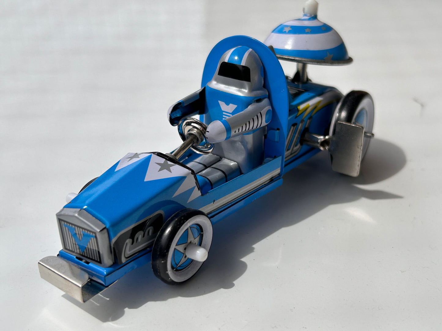 Space Race Car · Hojalata a cuerda con sirena