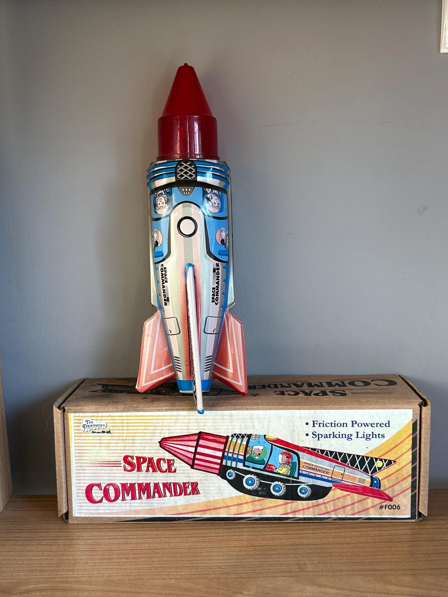 Space Commander · Cohete hojalata a fricción