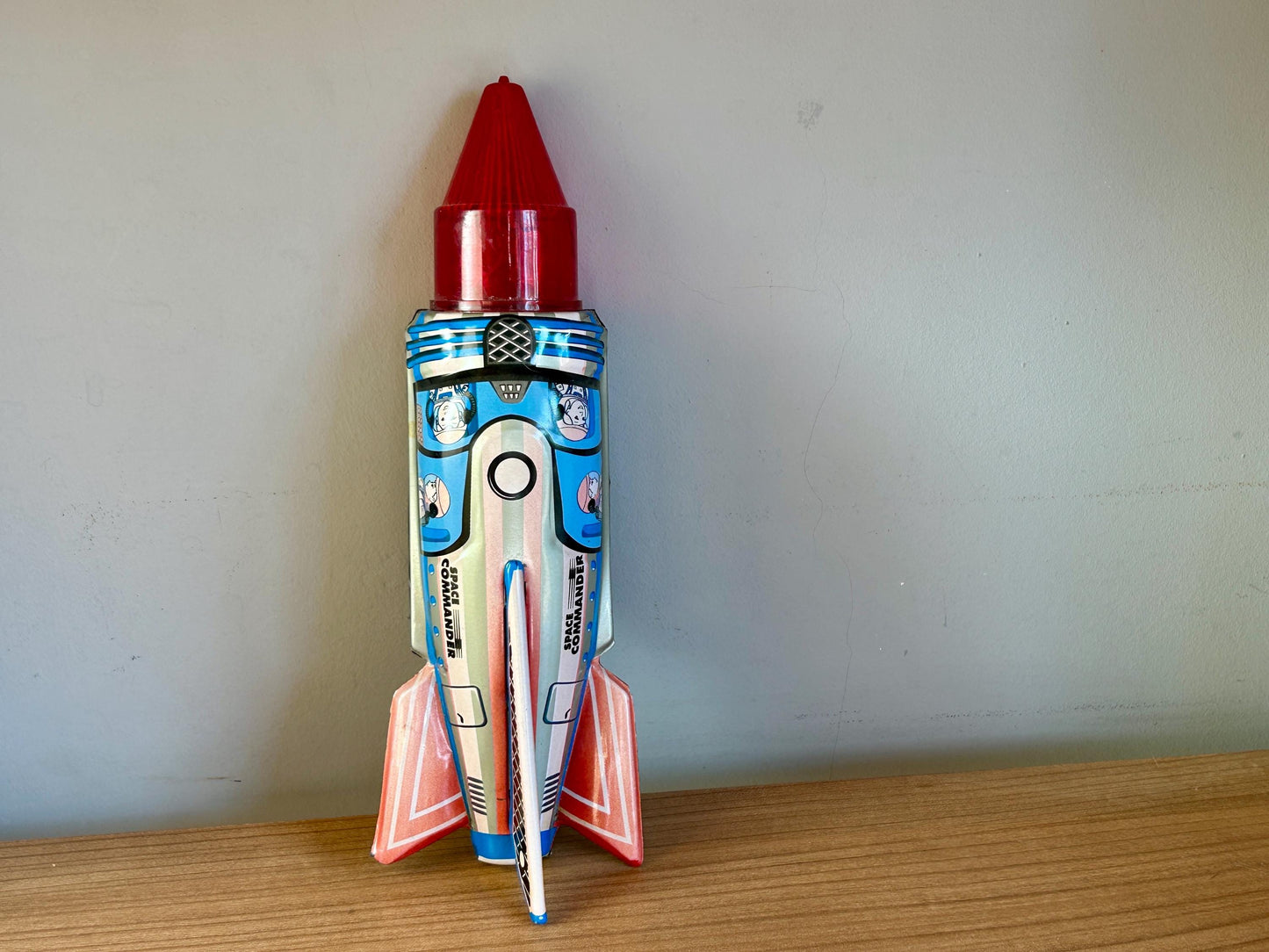 Space Commander · Cohete hojalata a fricción