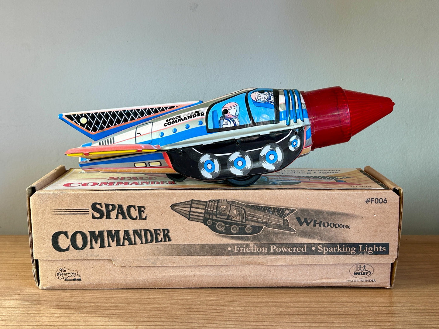Space Commander · Cohete hojalata a fricción