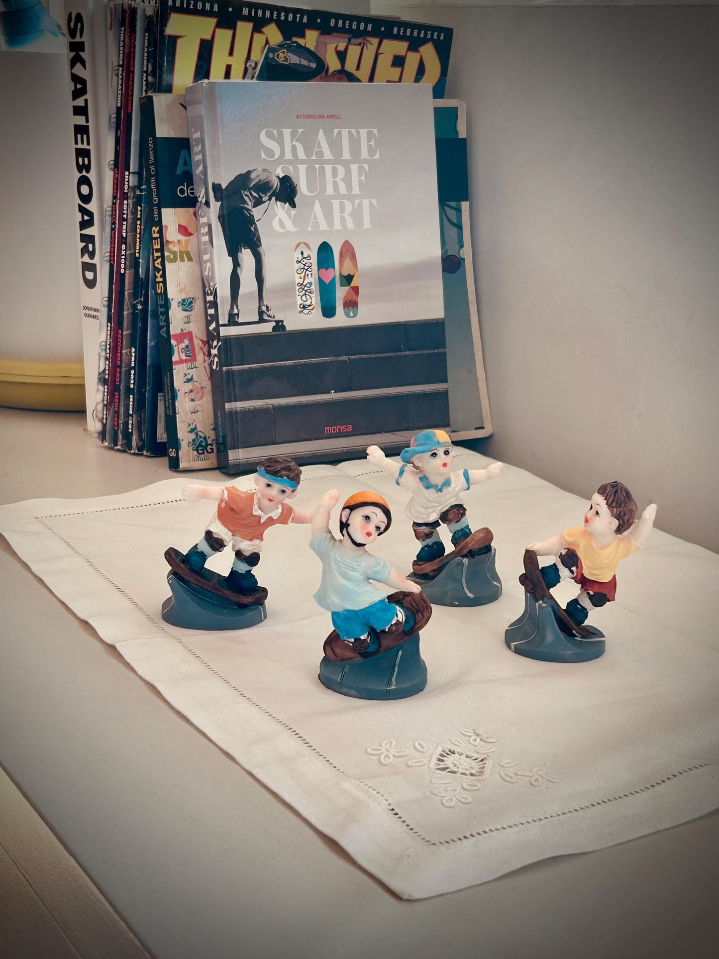 Lote figuras niños skaters, decáda del 80