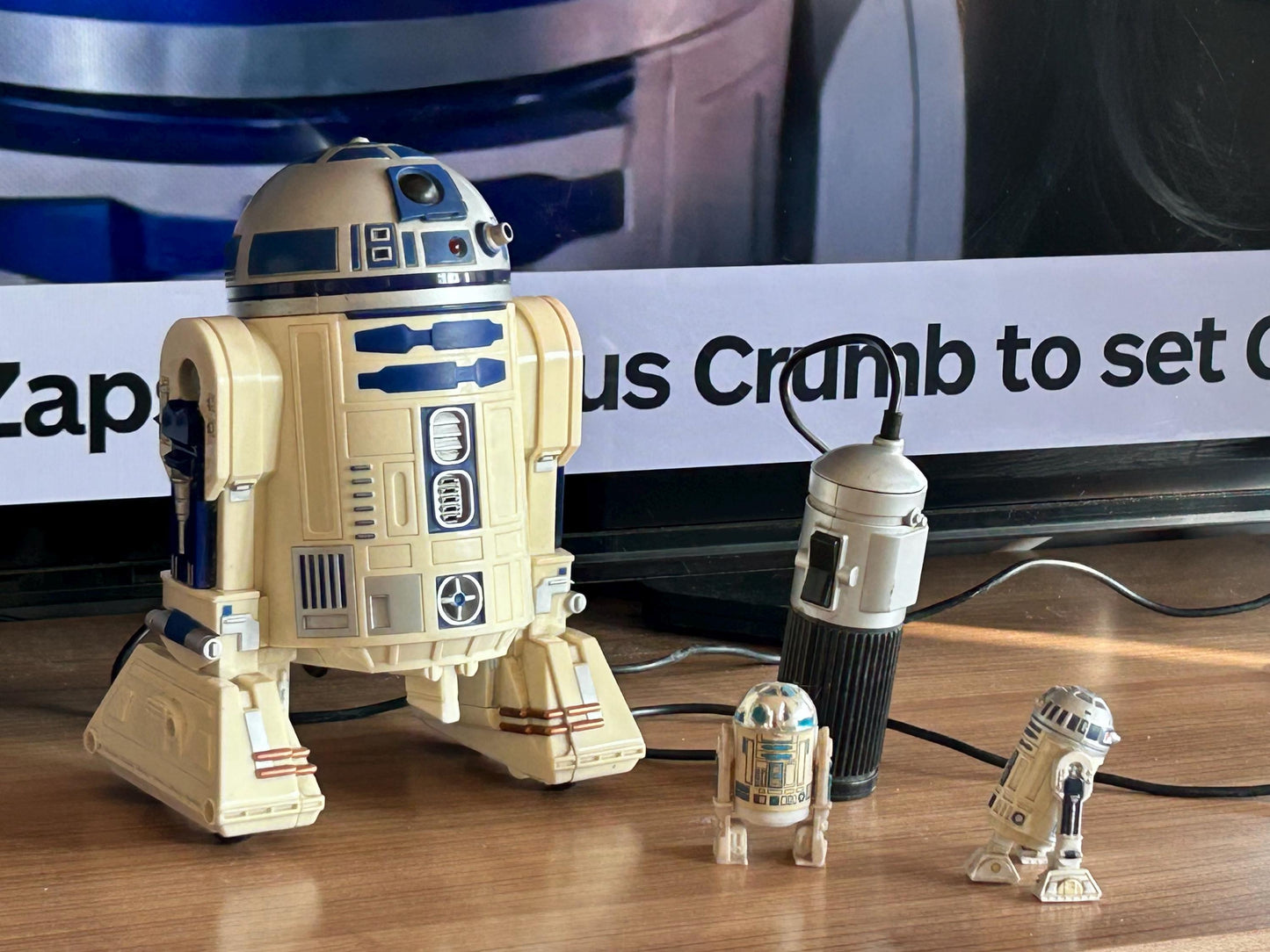 R2-D2 con mando · Star Wars Hasbro 1997
