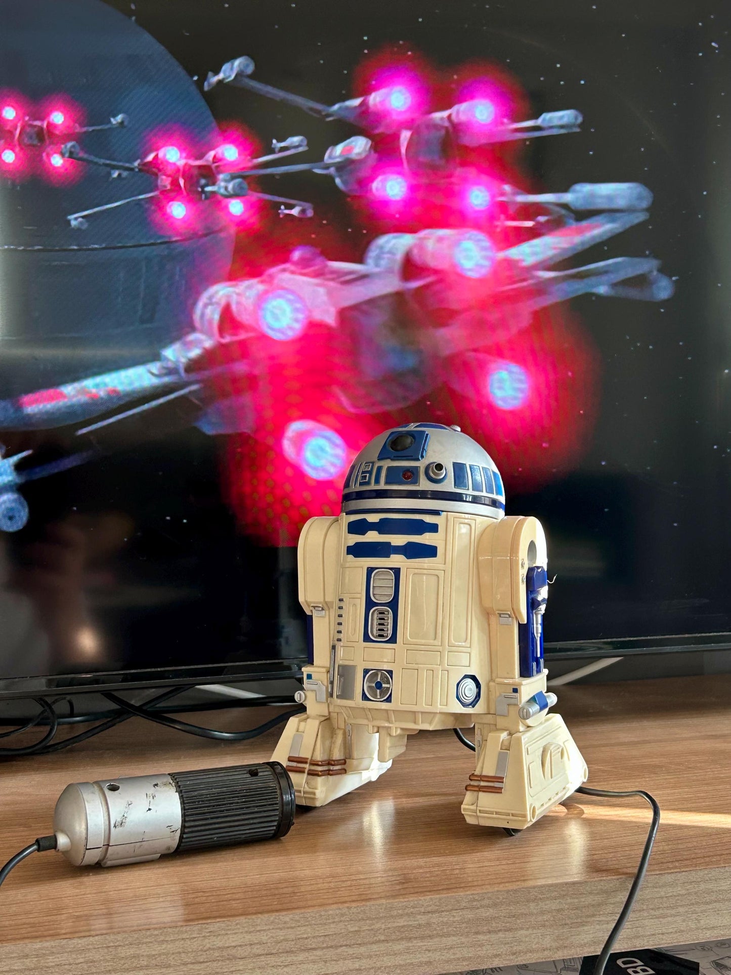 R2-D2 con mando · Star Wars Hasbro 1997