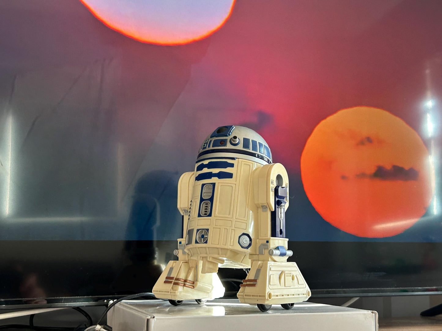 R2-D2 con mando · Star Wars Hasbro 1997