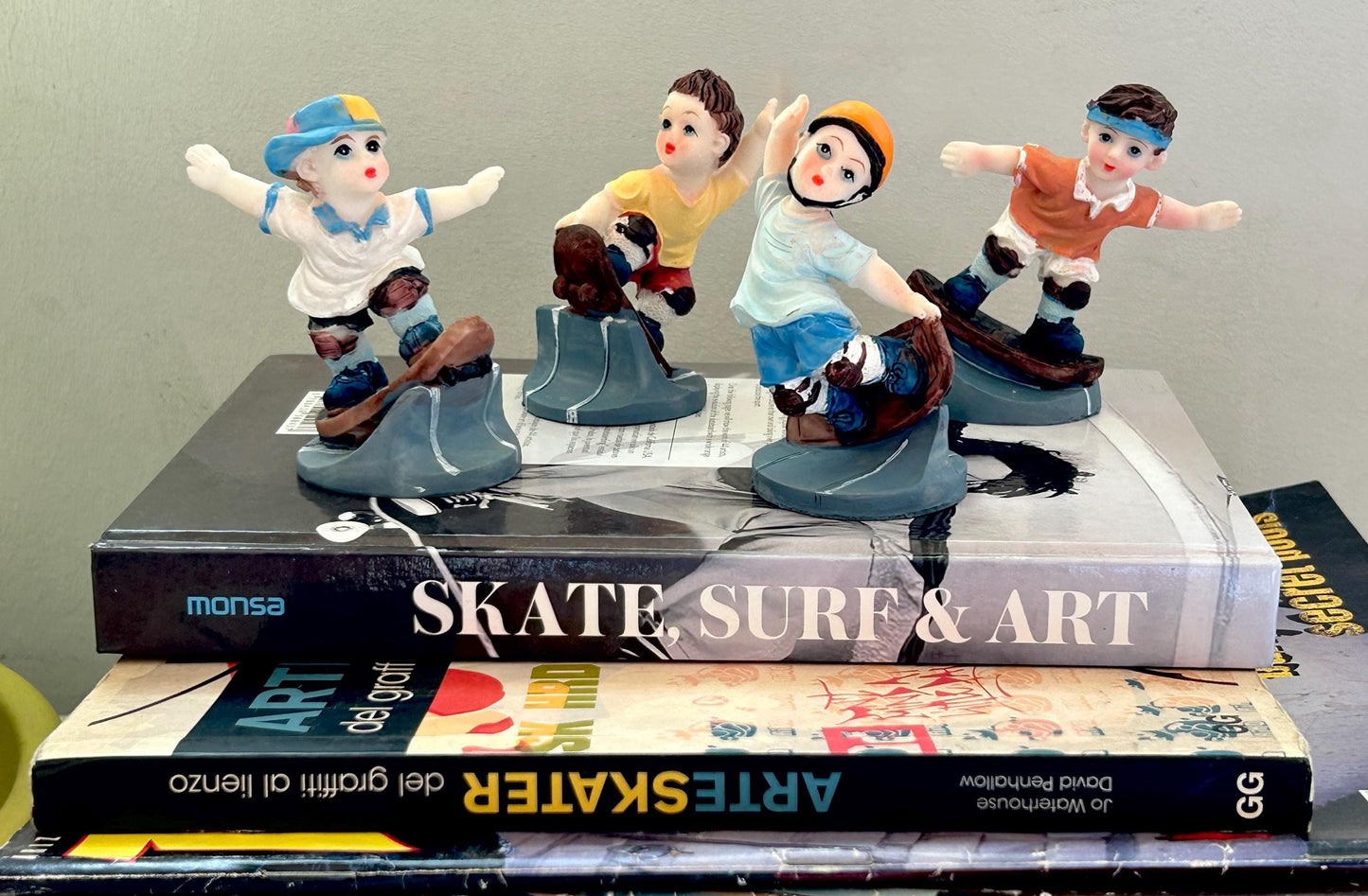 Lote figuras niños skaters, decáda del 80