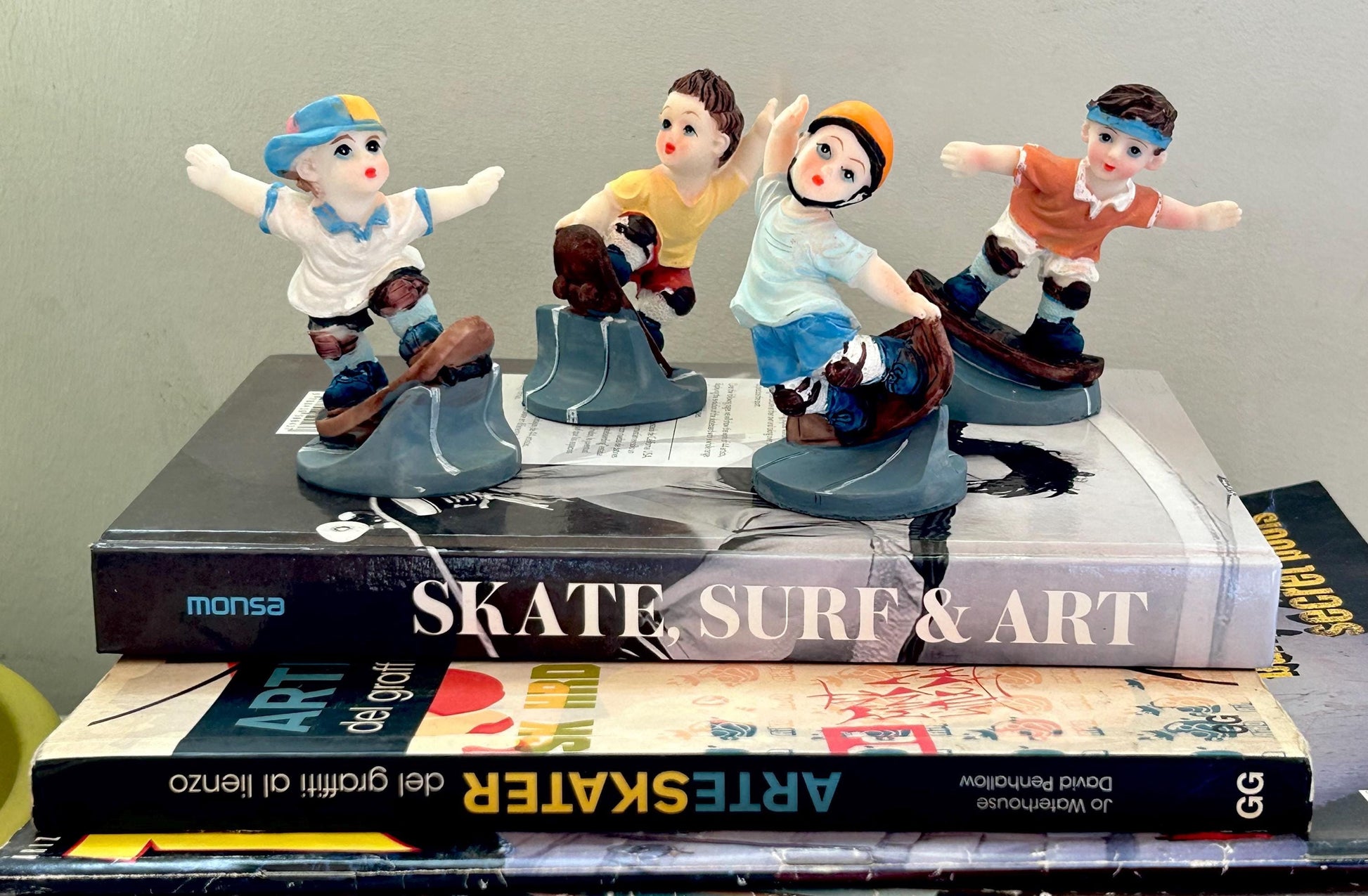 Lote figuras niños skaters, decáda del 80