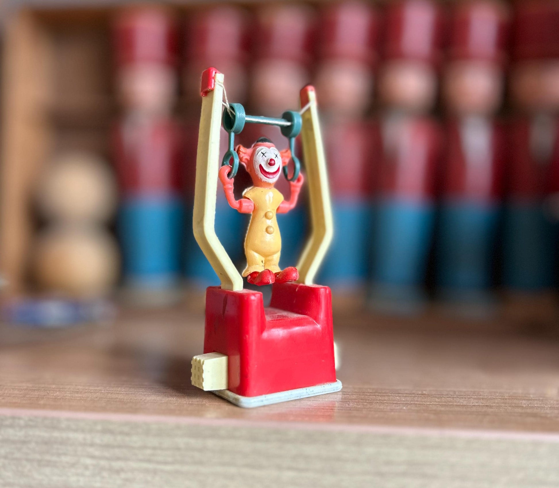 Payaso acróbata, juguete vintage años 60s, payaso trapecista
