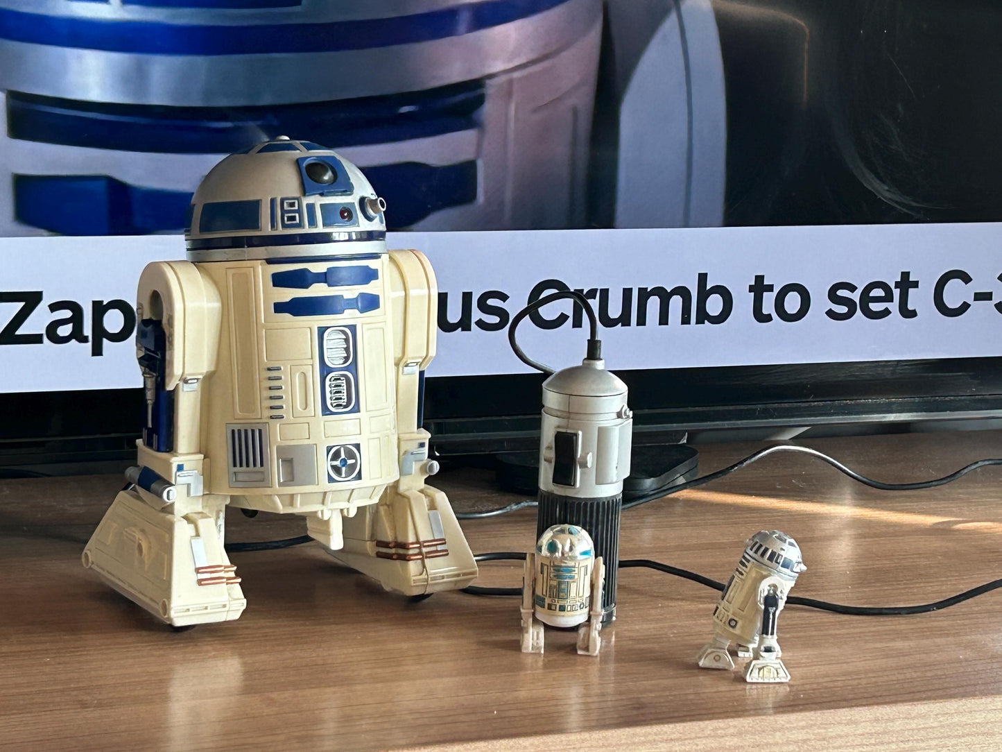 R2-D2 con mando · Star Wars Hasbro 1997