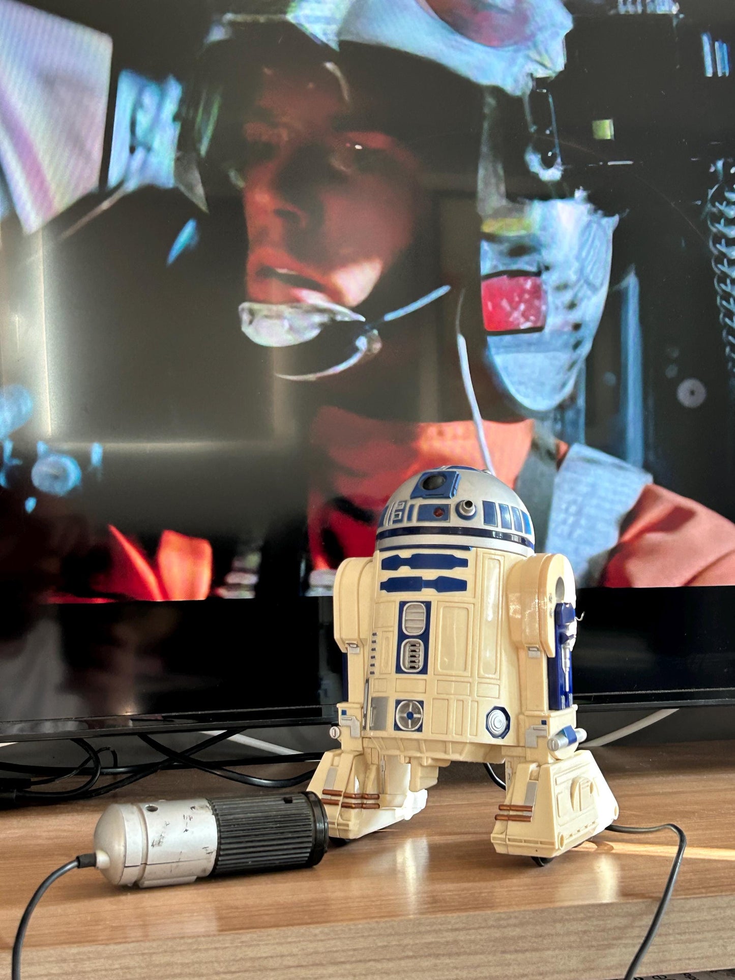 R2-D2 con mando · Star Wars Hasbro 1997