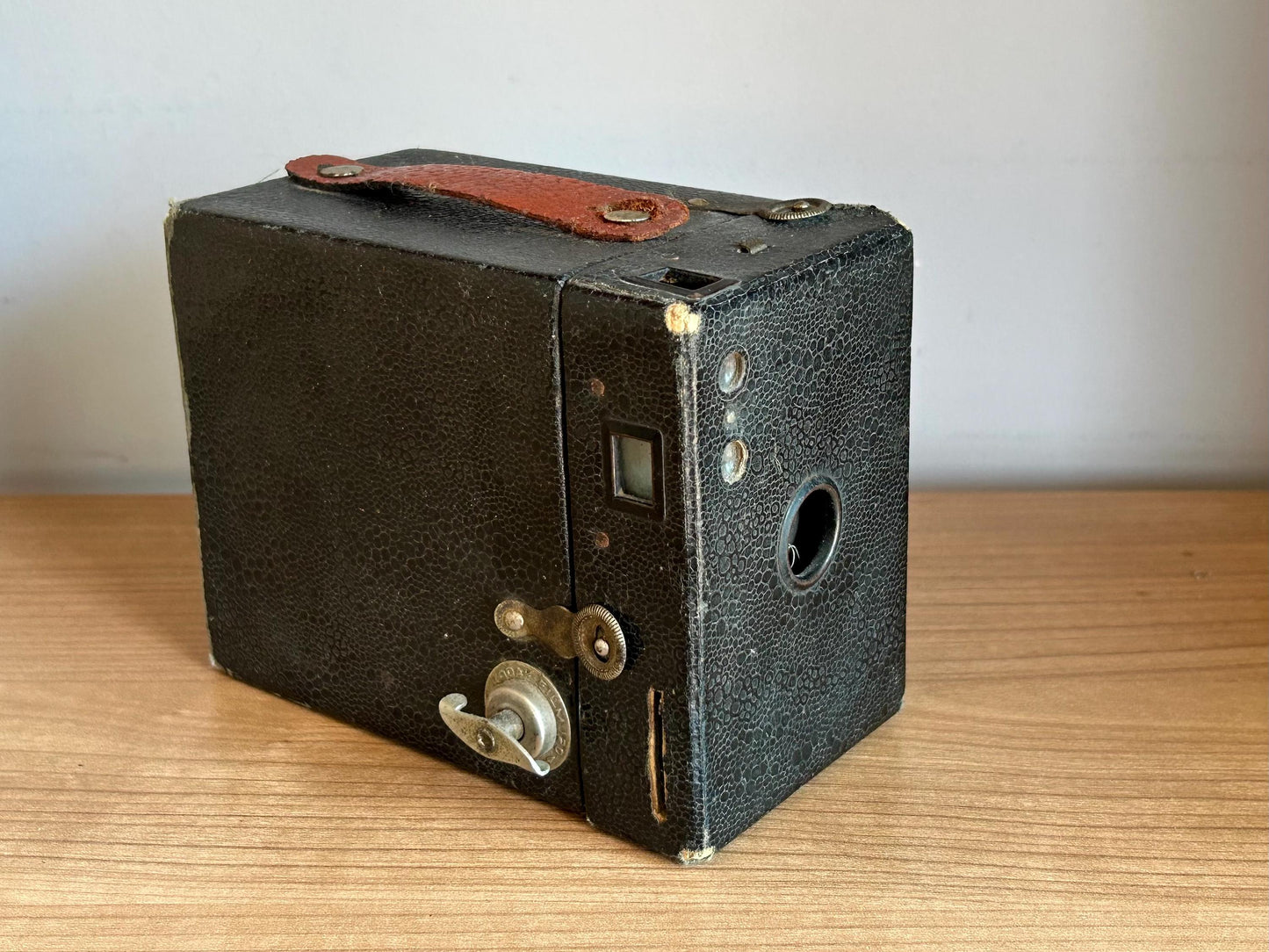 Cámara Kodak Six-20 Brownie Modelo B – Box Camera Vintage (1920s-1930s)