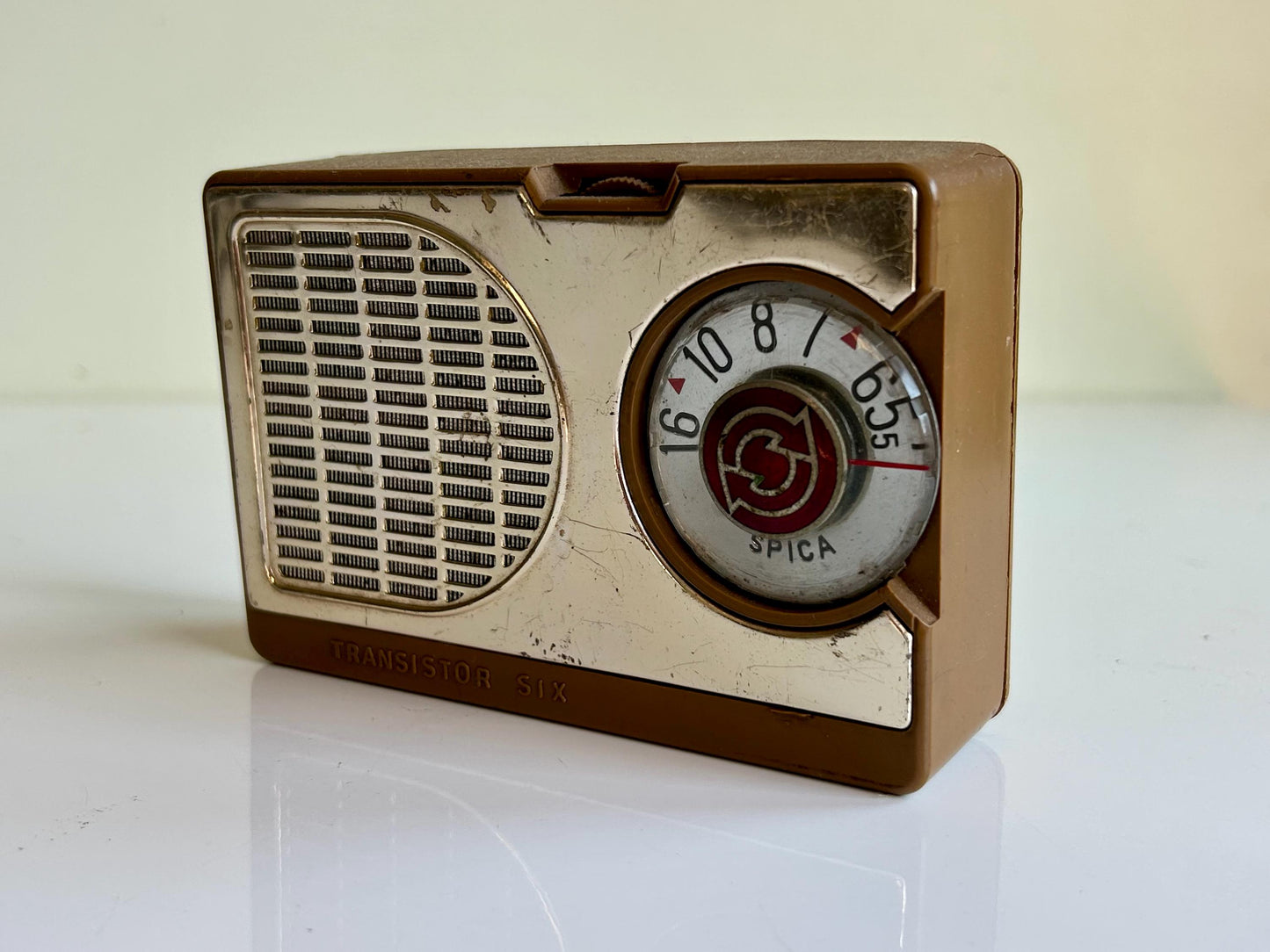 Radio Spica Transistor Six · Argentina