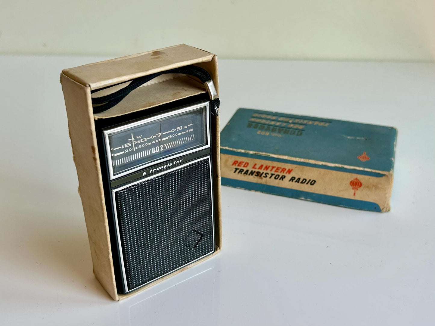 Radio Red Lantern 602 · 6 transistores años 60s