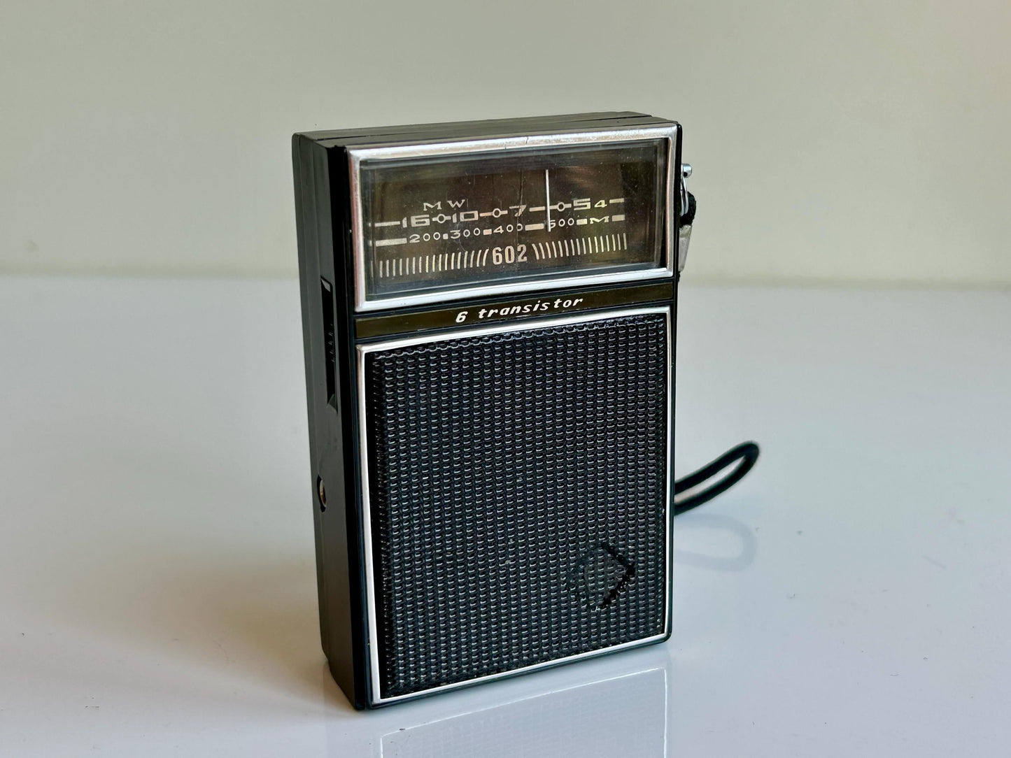 Radio Red Lantern 602 · 6 transistores años 60s