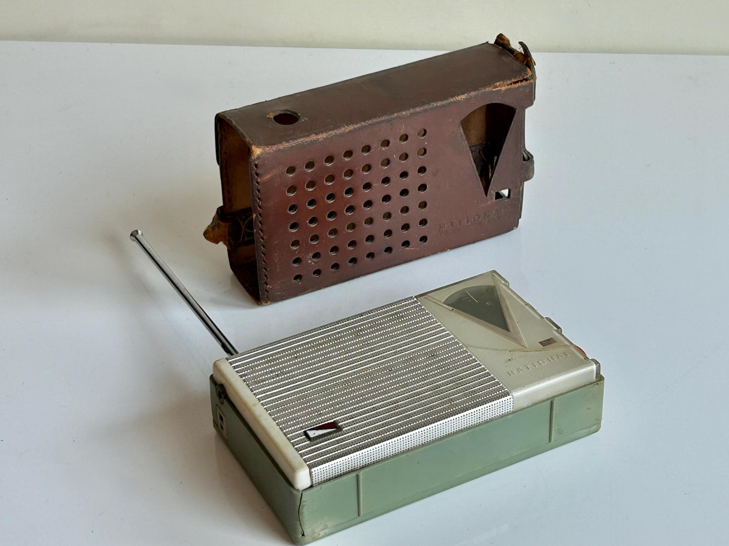 Radio National 6 · Panasonic Japón años 60s