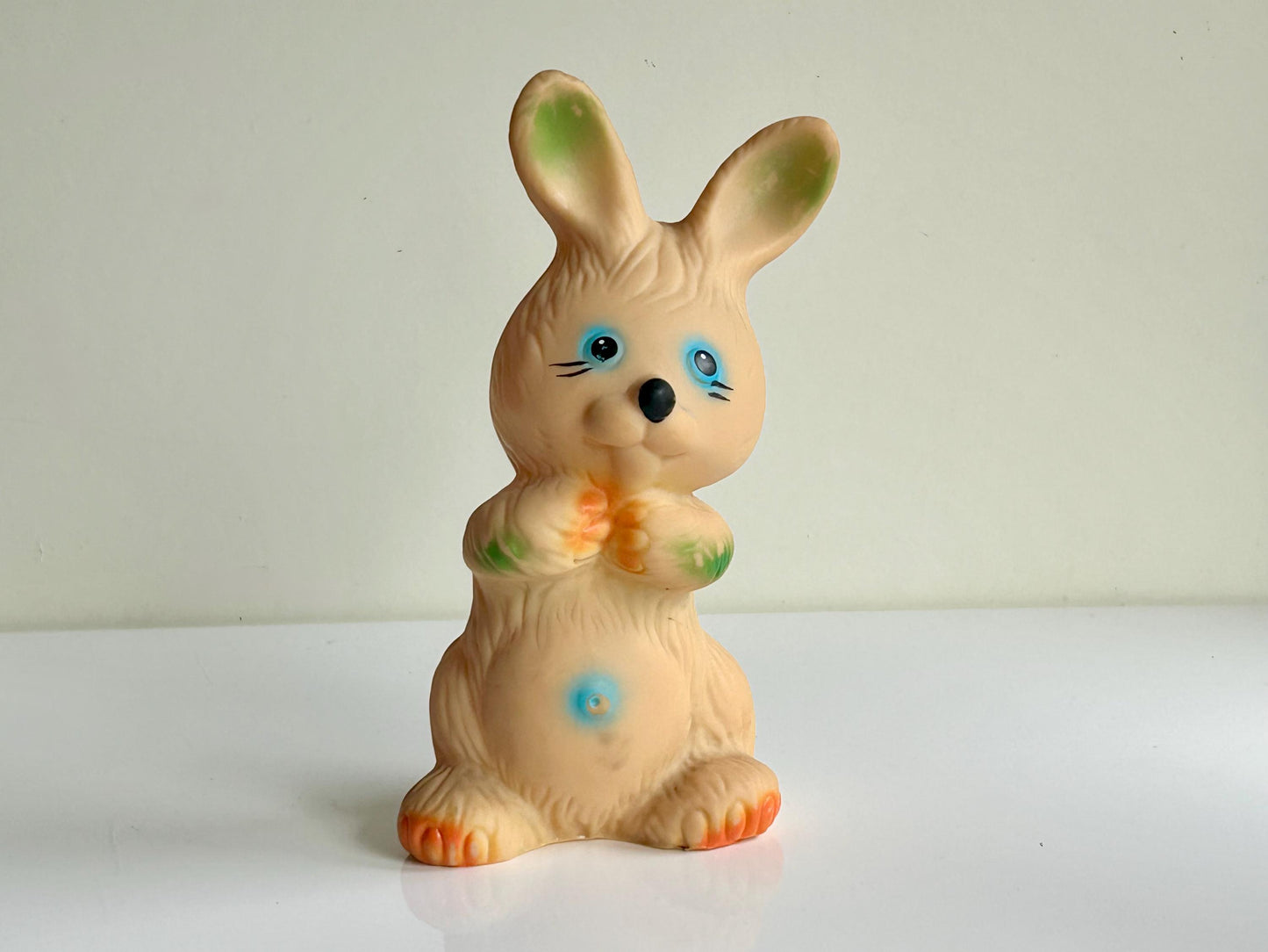 Conejo de goma con chirrido · Vintage años 70s