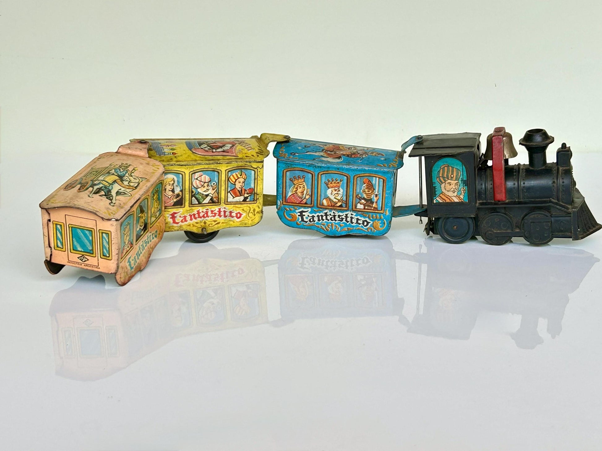 Tren Fantástico a cuerda vintage – Halcón Argentina – hojalata y plástico – juguete retro colección años 60/70