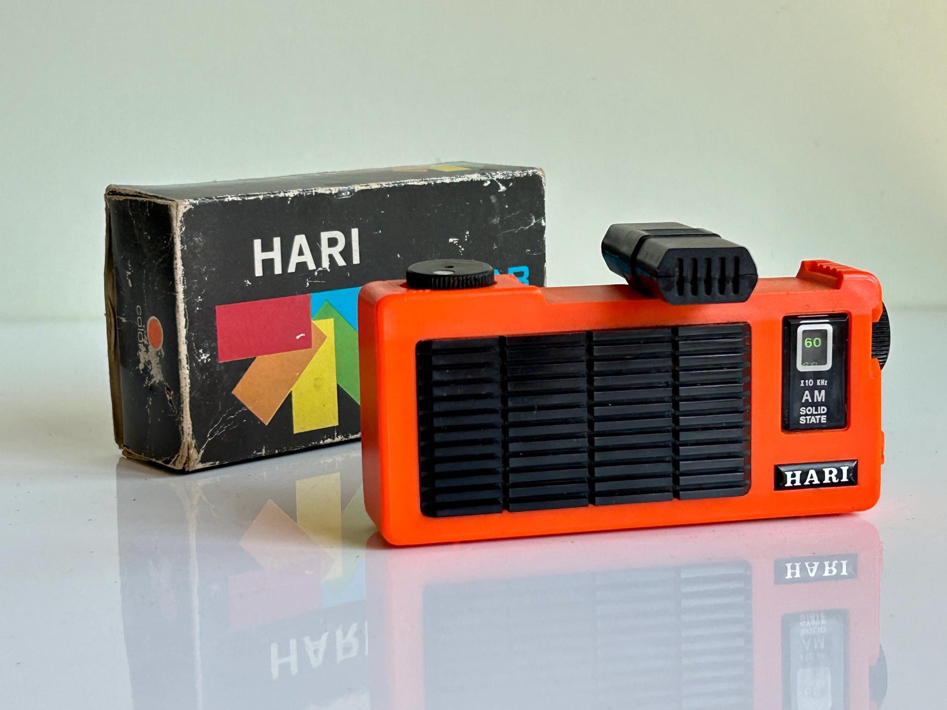 Radio portátil Hari “Radar Radio” – Vintage Hong Kong con caja original