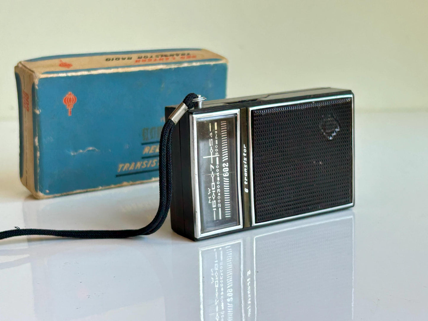 Radio Red Lantern 602 · 6 transistores años 60s