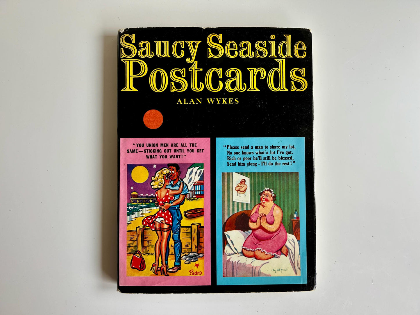 Saucy Seaside Postcards 1977 · Kitsch británico