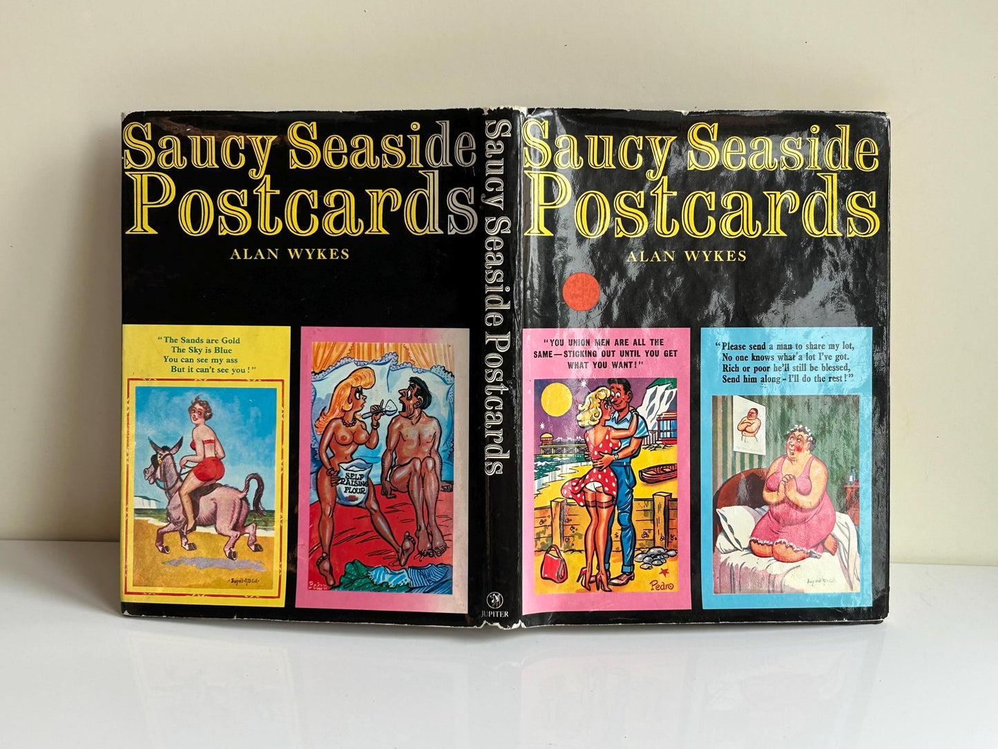 Saucy Seaside Postcards 1977 · Kitsch británico