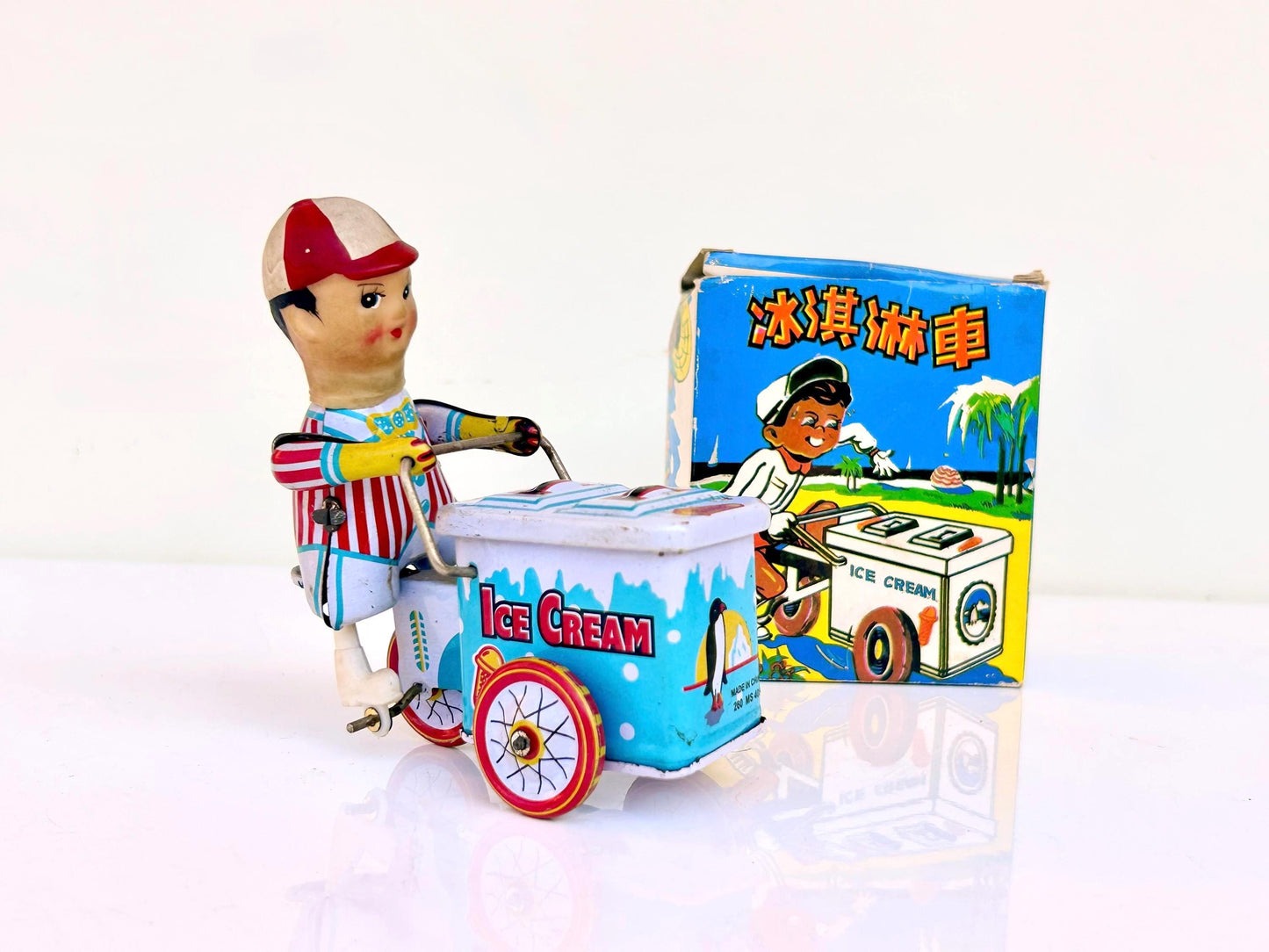Triciclo heladero hojalata a cuerda · China 60s