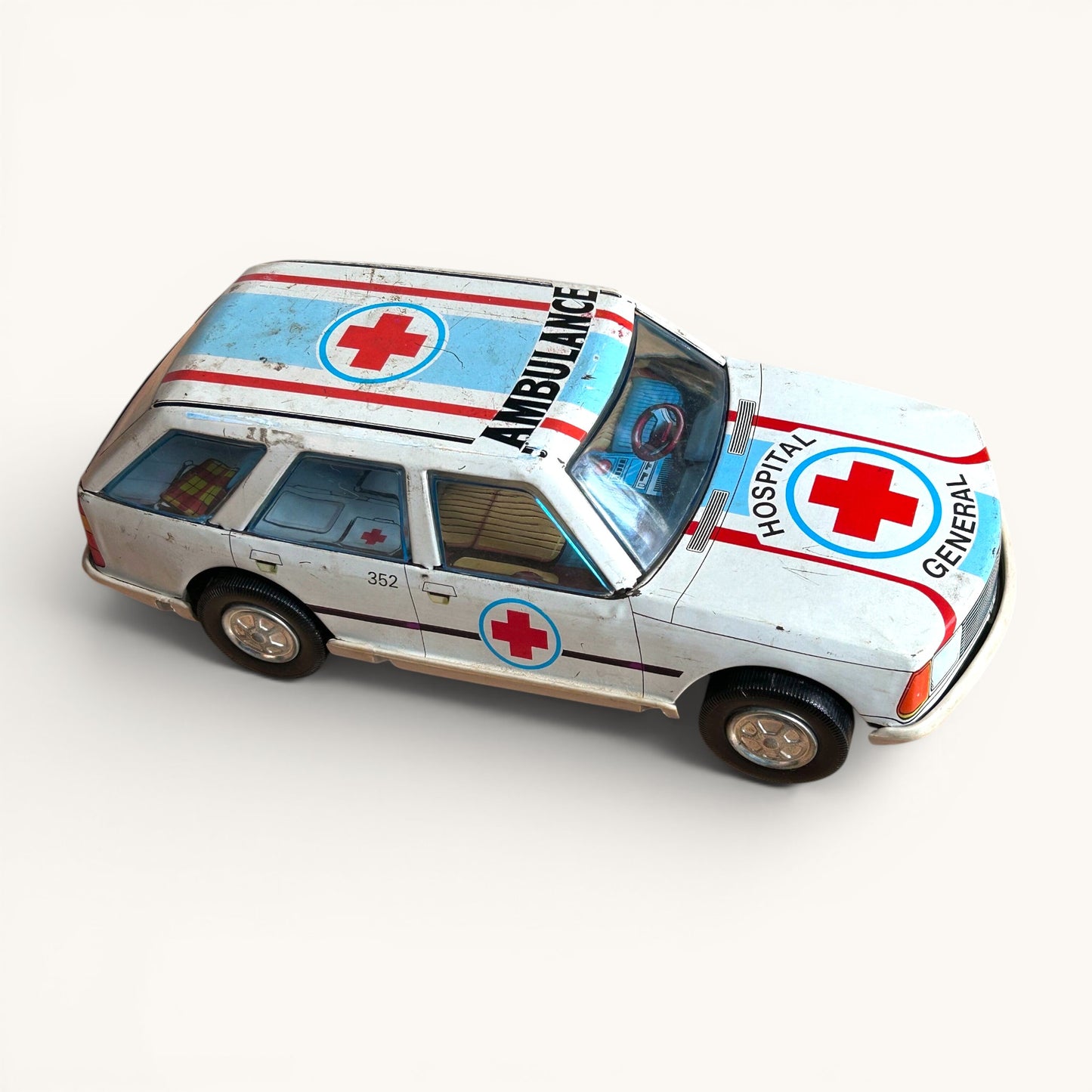 Ambulancia Renault hojalata · Román España 1980