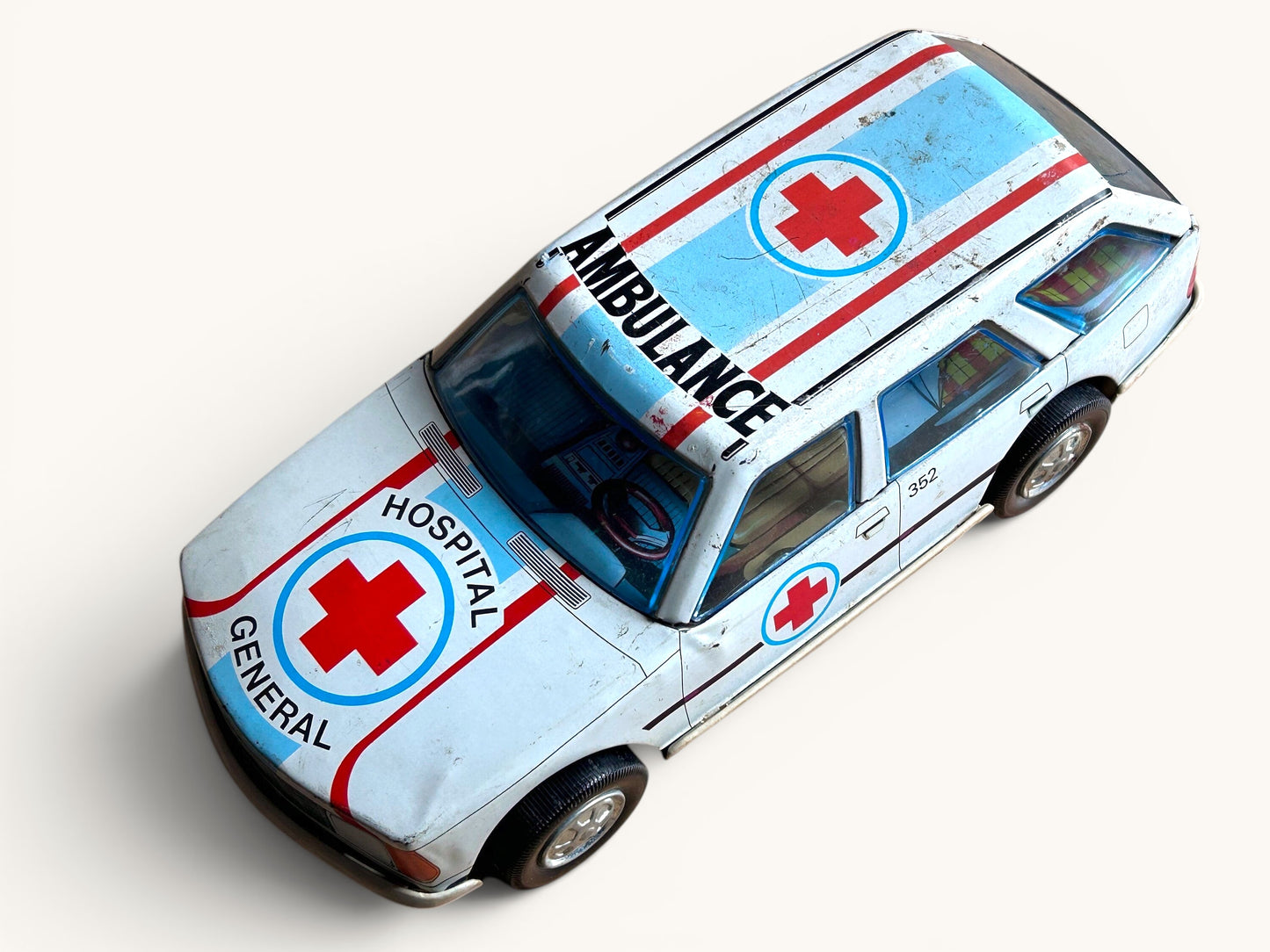Ambulancia Renault hojalata · Román España 1980