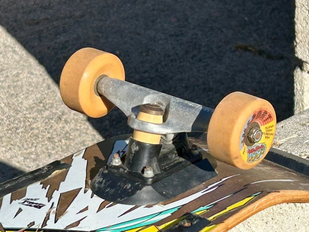 Skateboard vintage Imsport de Retrópica Tienda con ejes Fiberlite II y ruedas de uretano en tabla de hard maple